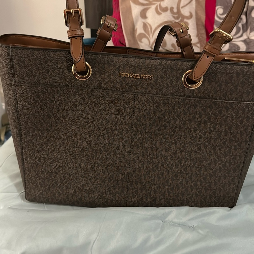 Mk purse jet set travel